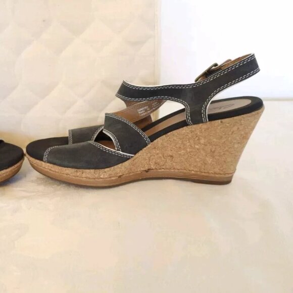 Womens Clarks Leather Wedge Sandals Shoes 10 M Blue Gray Buckle - Picture 11 of 12
